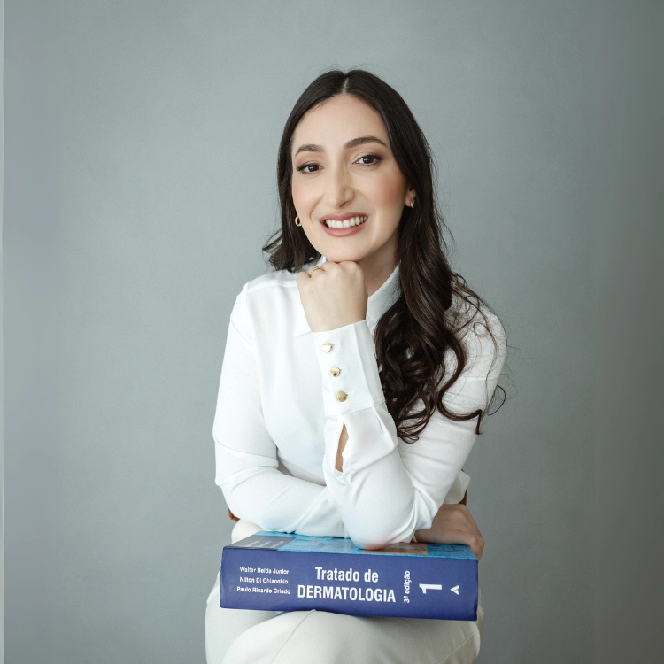 Foto institucional da Dra. Maiara Macagnan